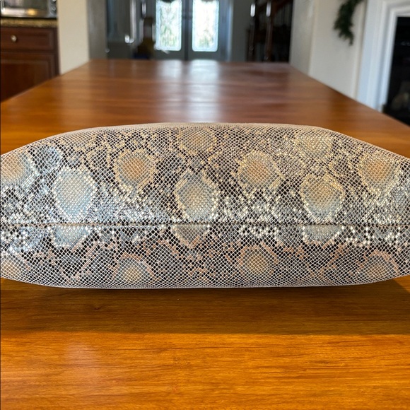 HOBO Leather Snakeskin Embossed Crossbody Gold Hardware EUC Bohemian Gorgeous 🖤 - Picture 12 of 17